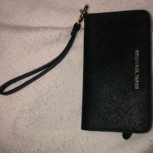 Michael Kors Purse with wristlet - Picture 4 of 7